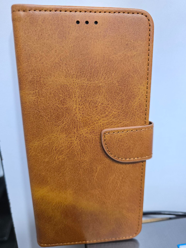 کیف چرمی مگنتی محافظ لنزدار POCO F6 5g