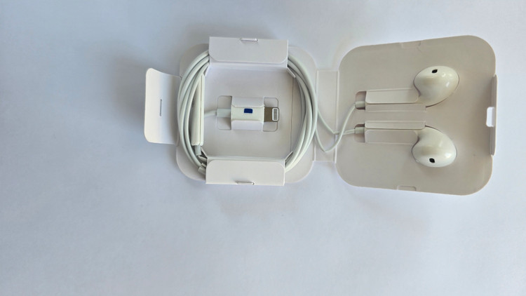 هدفون اپل مدل EarPods با کانکتور لایتنینگ