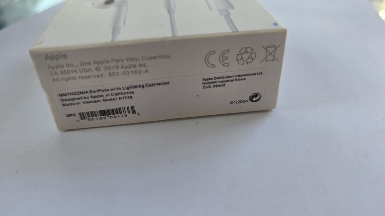 هدفون اپل مدل EarPods با کانکتور لایتنینگ
