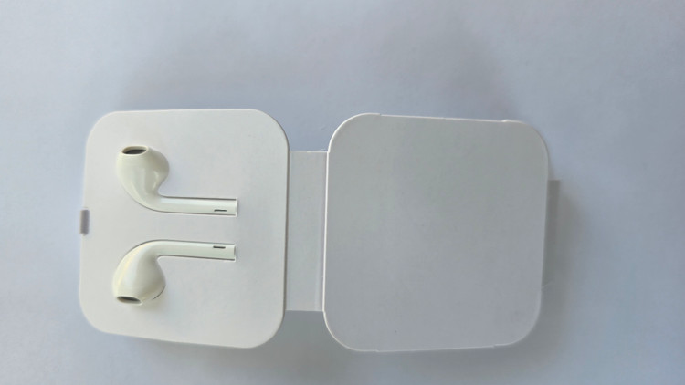 هدفون اپل مدل EarPods با کانکتور لایتنینگ
