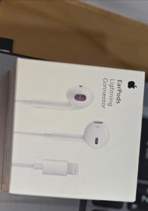 هدفون اپل مدل EarPods با کانکتور لایتنینگ